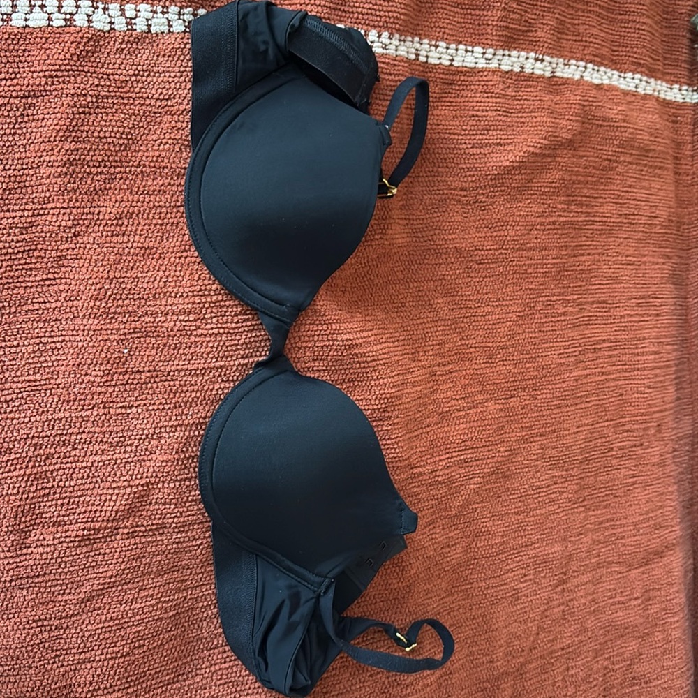 Worn twice love it but unfortunately, too small like new pepper bra 34 a